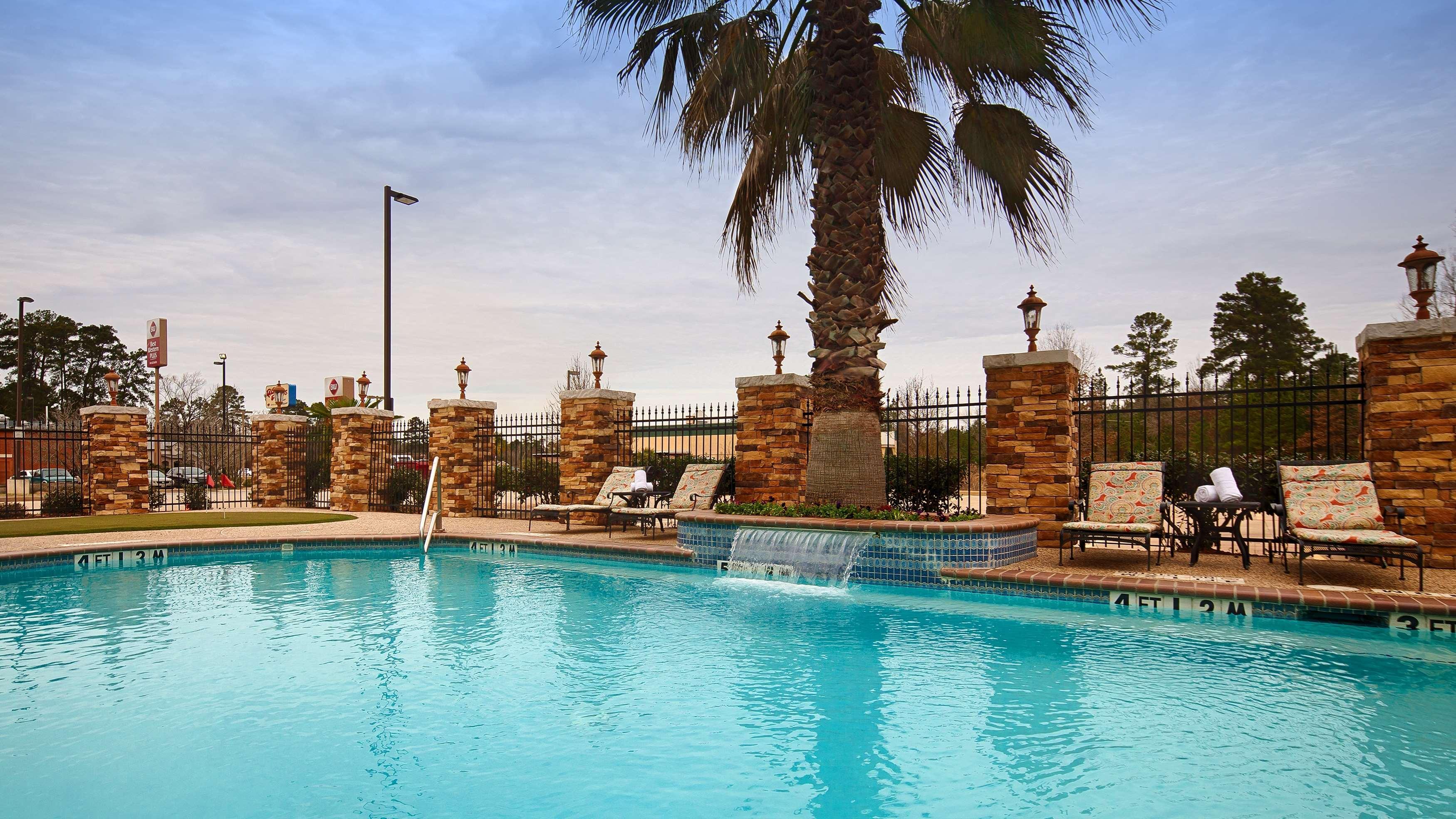 Best Western Plus Crown Colony Inn & Suites Lufkin Buitenkant foto