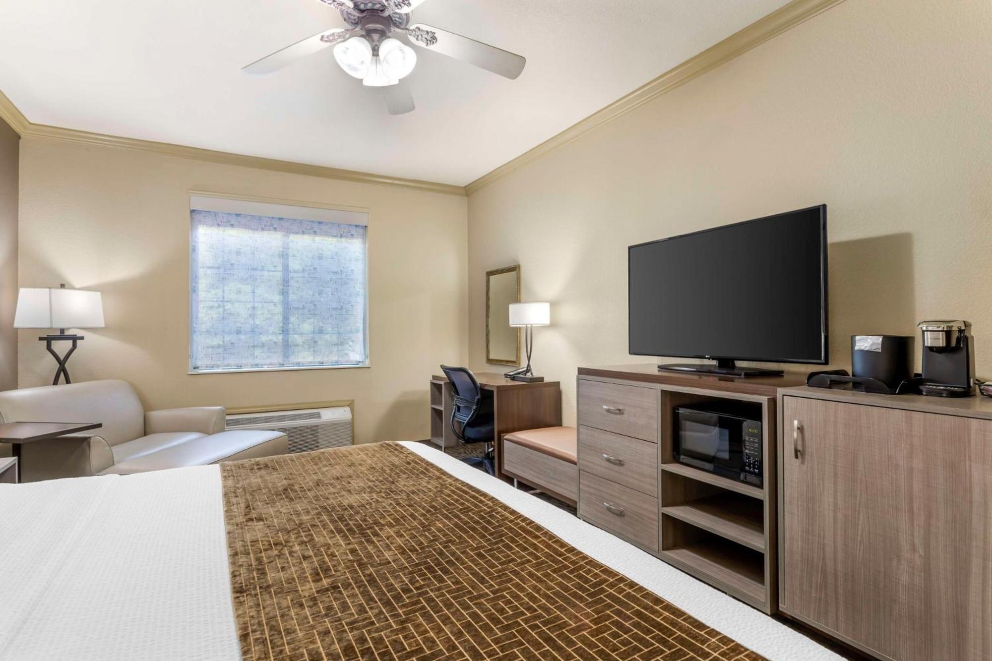 Best Western Plus Crown Colony Inn & Suites Lufkin Buitenkant foto