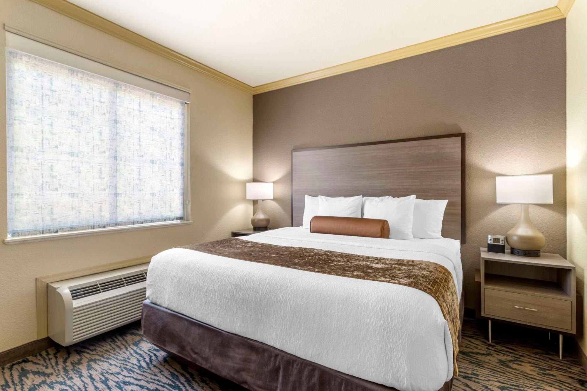 Best Western Plus Crown Colony Inn & Suites Lufkin Buitenkant foto