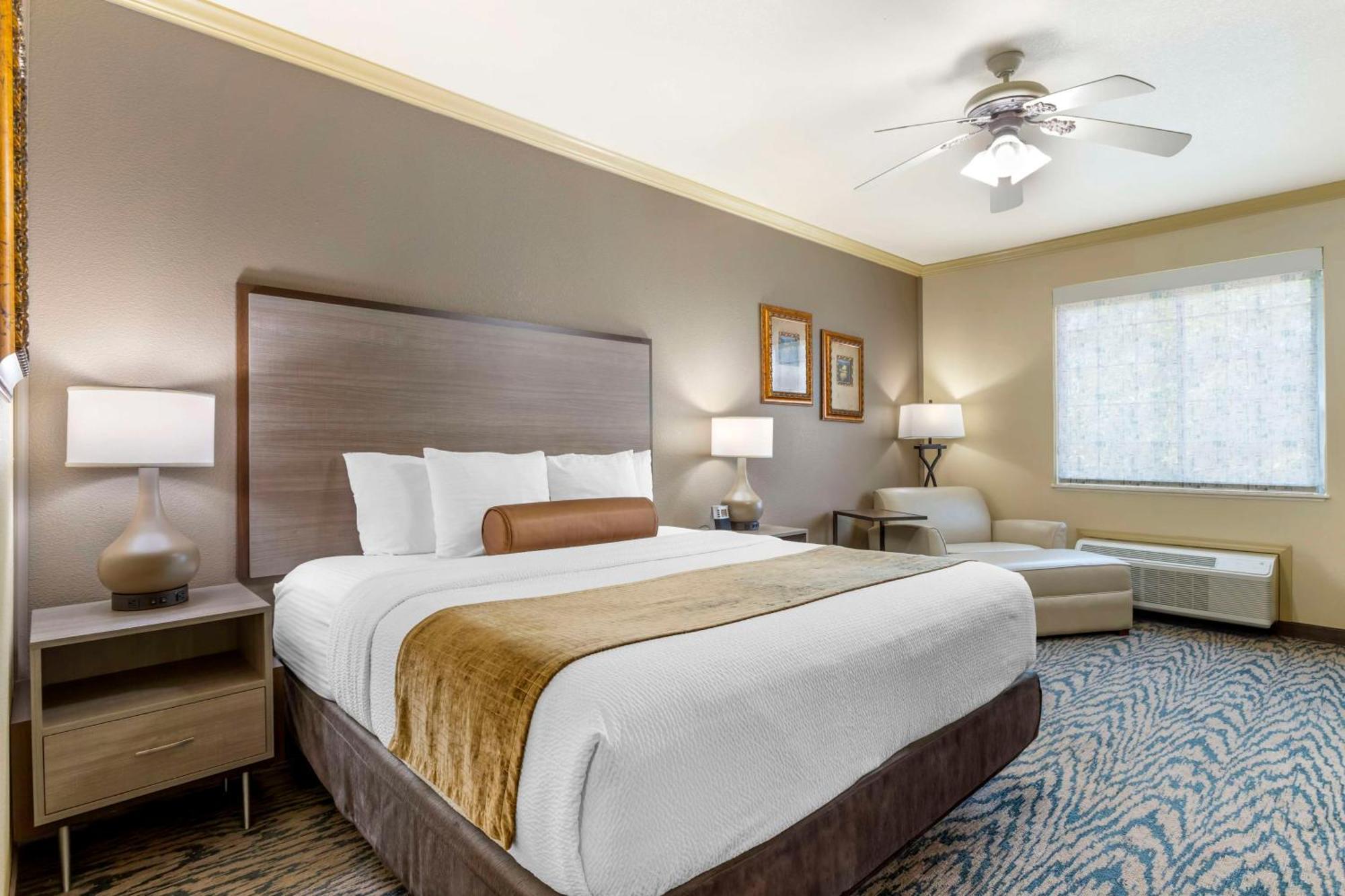 Best Western Plus Crown Colony Inn & Suites Lufkin Buitenkant foto