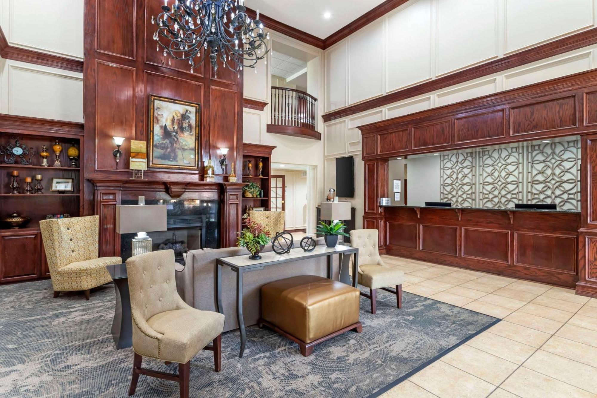 Best Western Plus Crown Colony Inn & Suites Lufkin Buitenkant foto