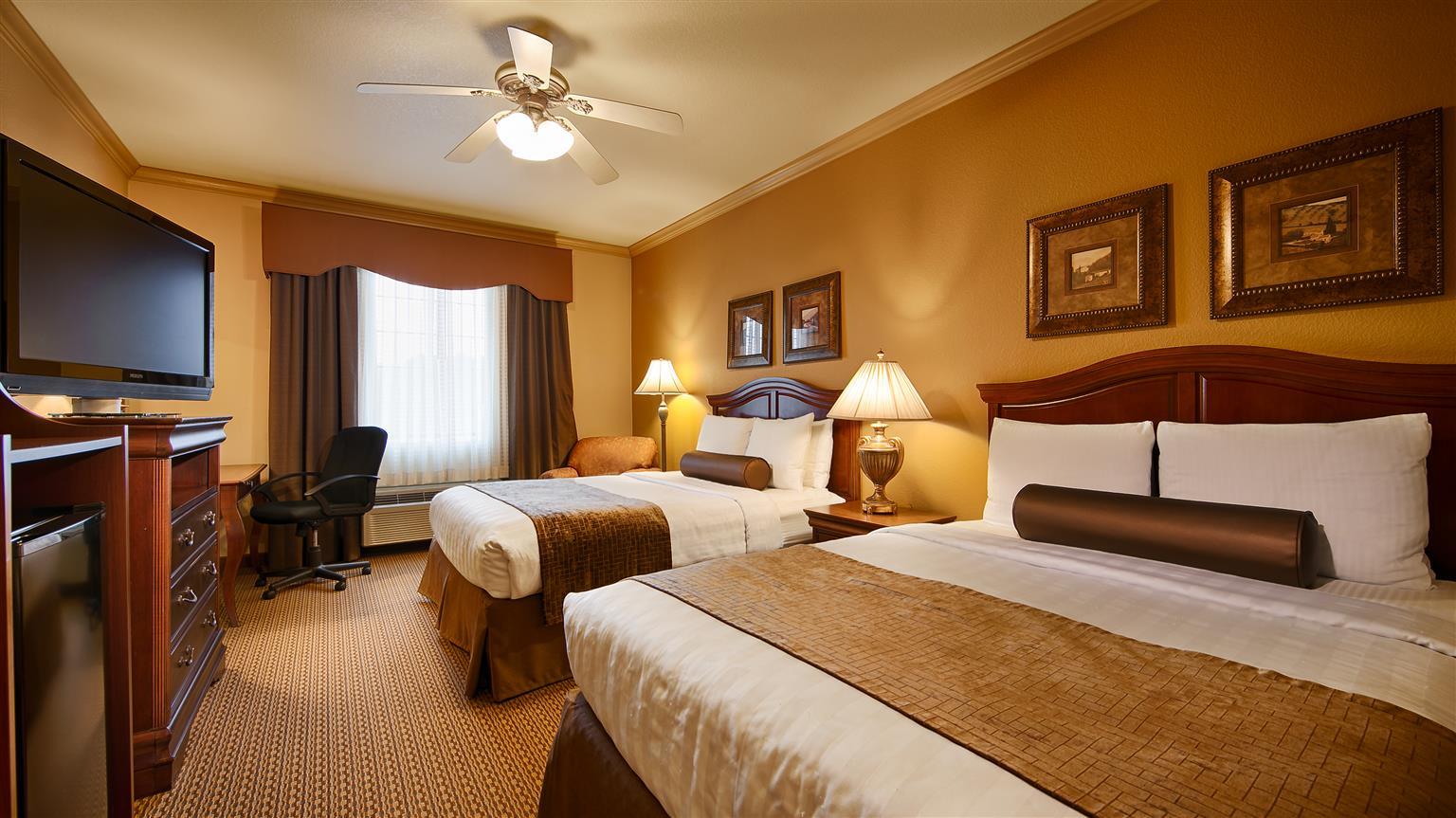Best Western Plus Crown Colony Inn & Suites Lufkin Buitenkant foto