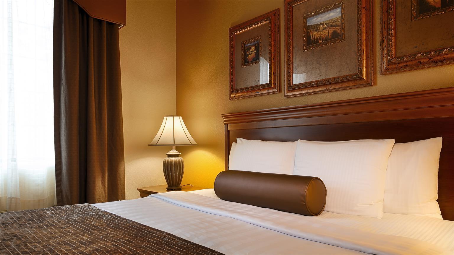 Best Western Plus Crown Colony Inn & Suites Lufkin Buitenkant foto