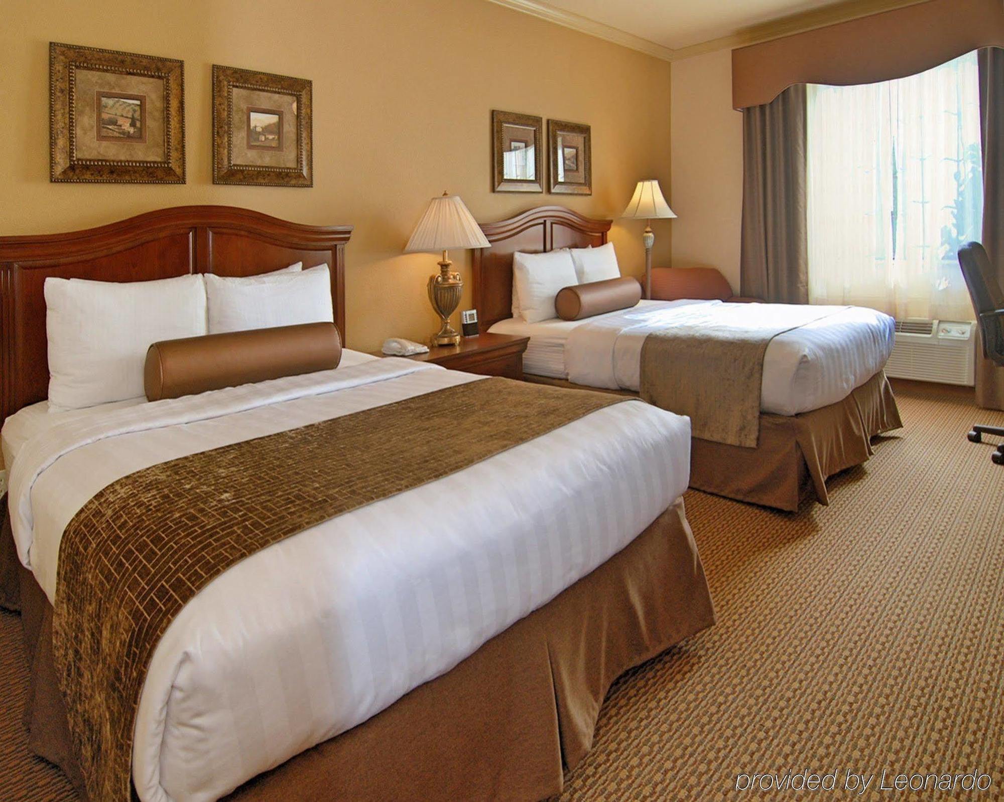 Best Western Plus Crown Colony Inn & Suites Lufkin Buitenkant foto